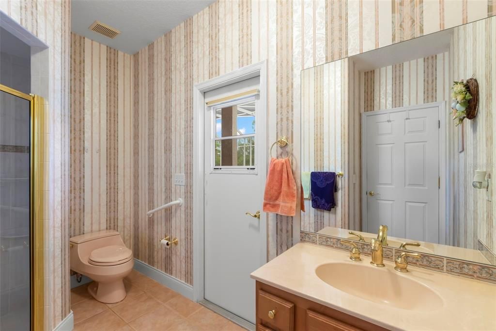 Под контрактом: $1,699,000 (6 спален, 4 ванн, 4488 Квадратных фут)