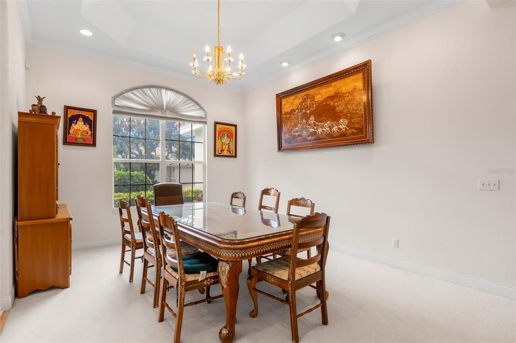 Под контрактом: $1,699,000 (6 спален, 4 ванн, 4488 Квадратных фут)