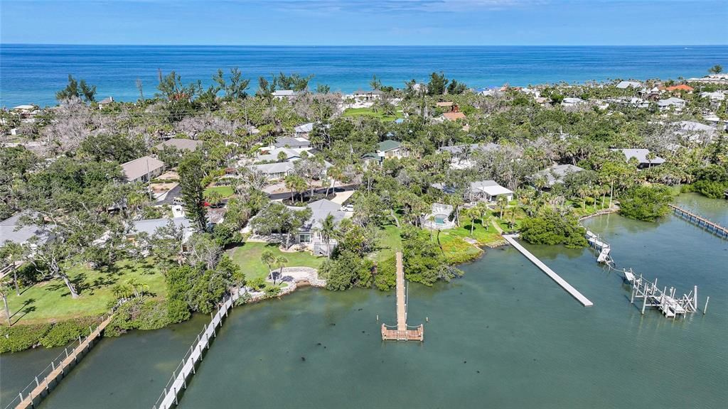 合同活跃: $687,700 (2 贝兹, 2 浴室, 1568 平方英尺)