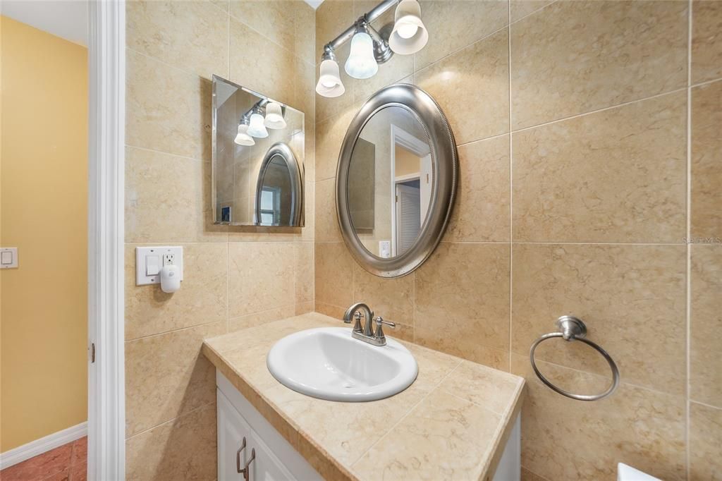 合同活跃: $687,700 (2 贝兹, 2 浴室, 1568 平方英尺)