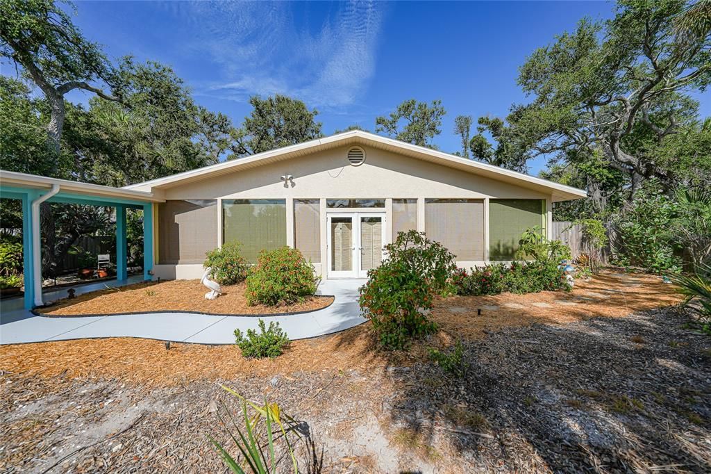 合同活跃: $687,700 (2 贝兹, 2 浴室, 1568 平方英尺)