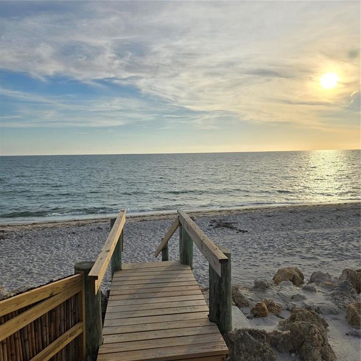 合同活跃: $687,700 (2 贝兹, 2 浴室, 1568 平方英尺)