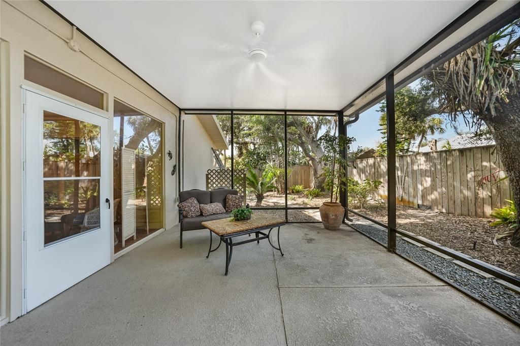 合同活跃: $687,700 (2 贝兹, 2 浴室, 1568 平方英尺)