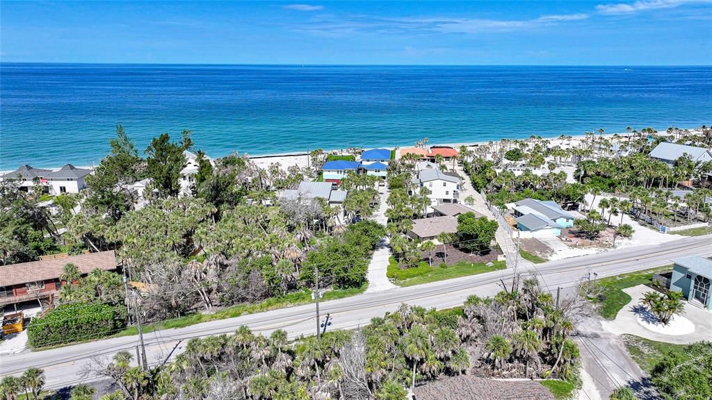 合同活跃: $687,700 (2 贝兹, 2 浴室, 1568 平方英尺)