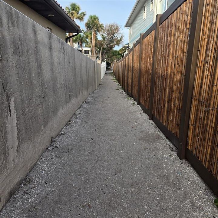 合同活跃: $687,700 (2 贝兹, 2 浴室, 1568 平方英尺)