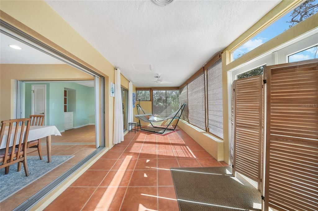 合同活跃: $687,700 (2 贝兹, 2 浴室, 1568 平方英尺)