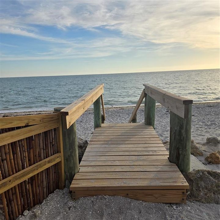 合同活跃: $687,700 (2 贝兹, 2 浴室, 1568 平方英尺)