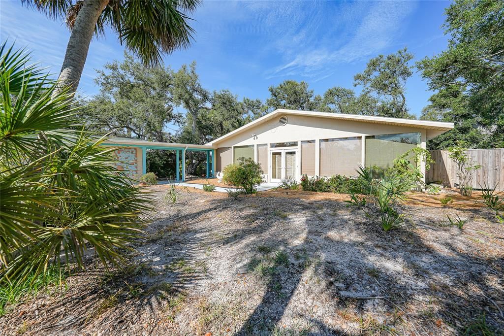 合同活跃: $687,700 (2 贝兹, 2 浴室, 1568 平方英尺)