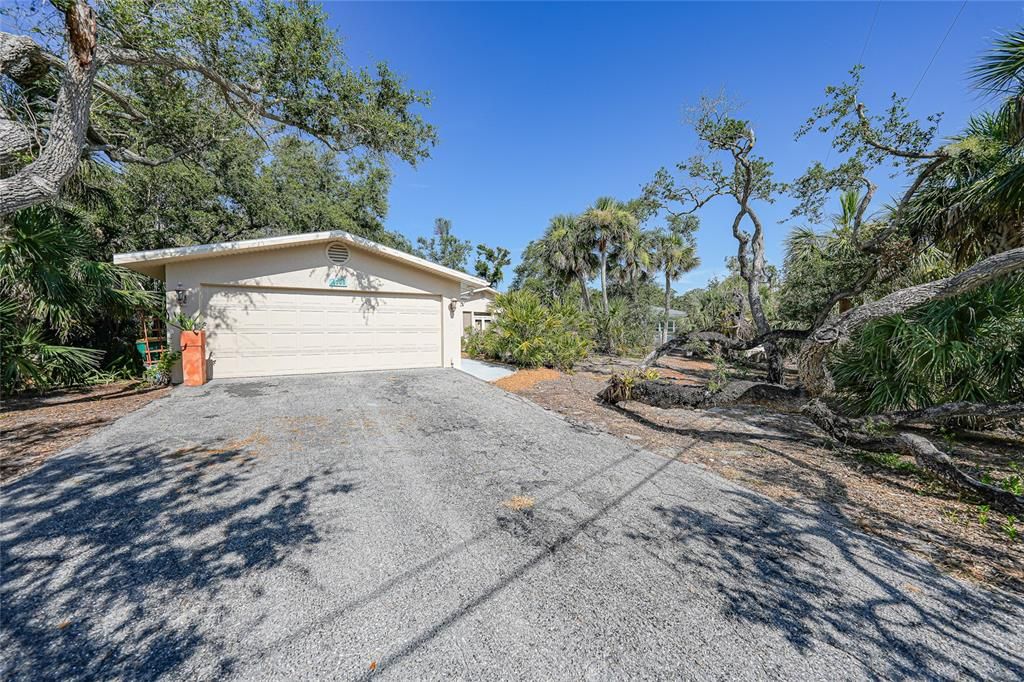 合同活跃: $687,700 (2 贝兹, 2 浴室, 1568 平方英尺)