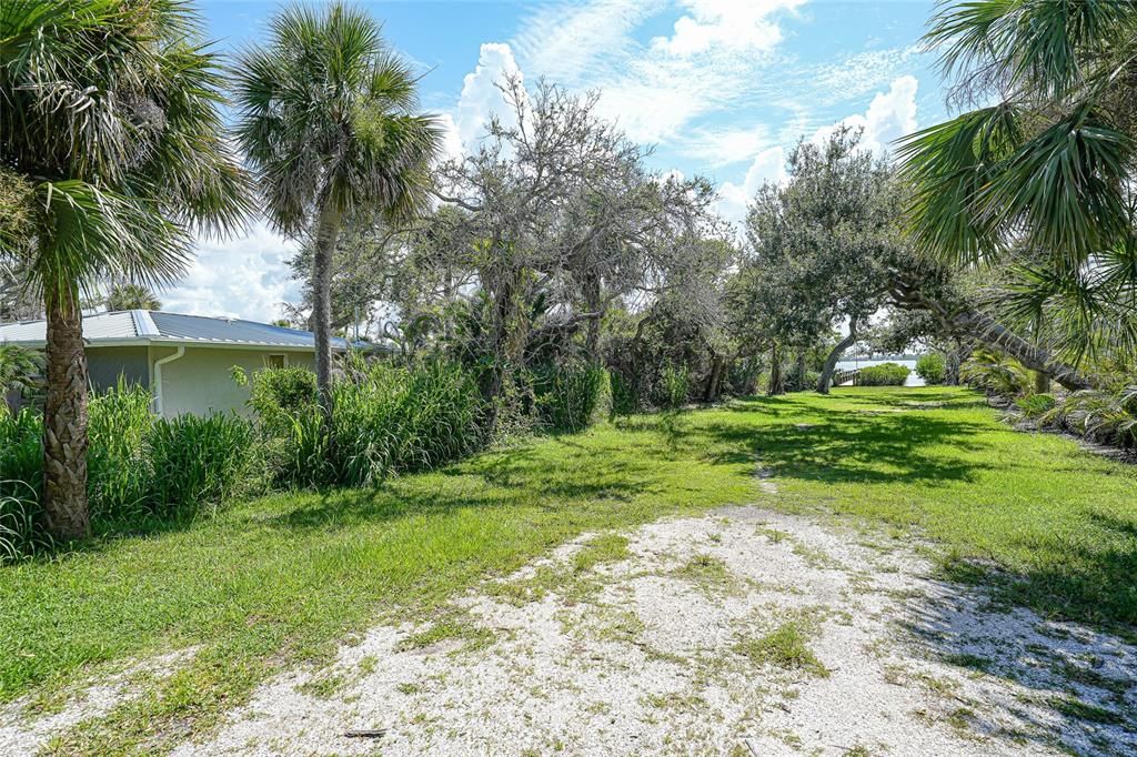 合同活跃: $687,700 (2 贝兹, 2 浴室, 1568 平方英尺)