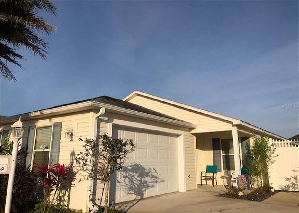 出租: $2,550 (2 贝兹, 2 浴室, 1211 平方英尺)