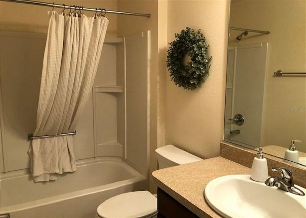 出租: $2,550 (2 贝兹, 2 浴室, 1211 平方英尺)