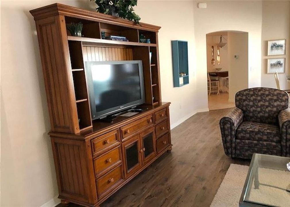 出租: $2,550 (2 贝兹, 2 浴室, 1211 平方英尺)