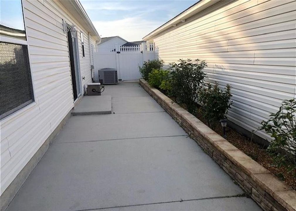 出租: $2,550 (2 贝兹, 2 浴室, 1211 平方英尺)