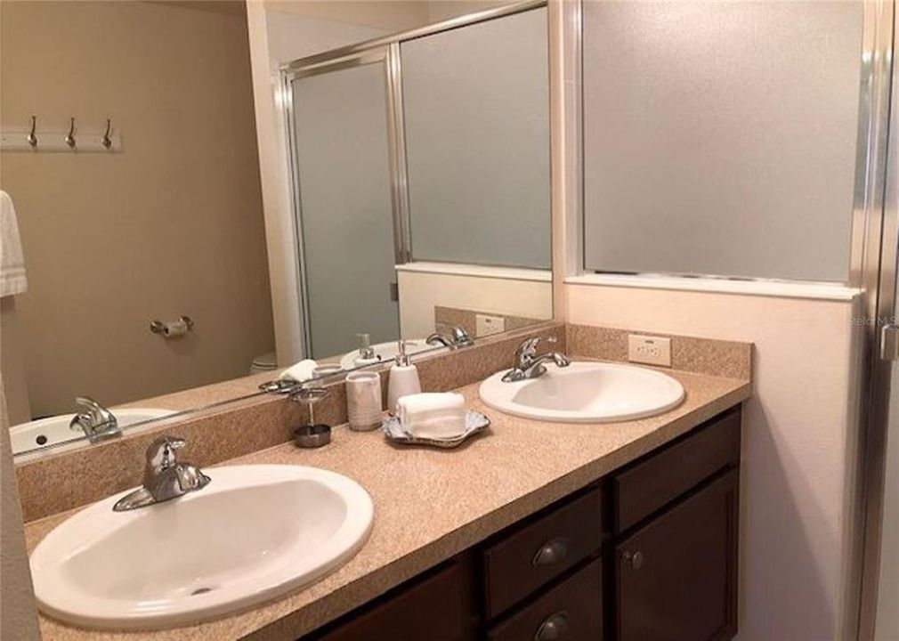 出租: $2,550 (2 贝兹, 2 浴室, 1211 平方英尺)