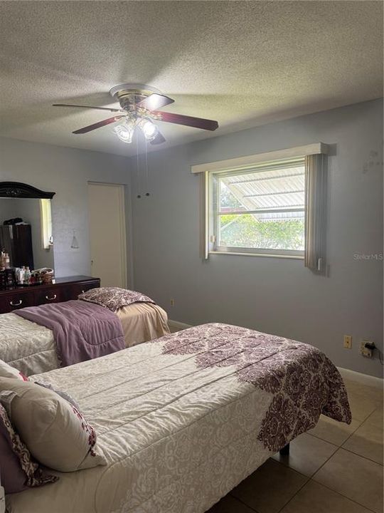 待售: $170,000 (2 贝兹, 2 浴室, 1054 平方英尺)