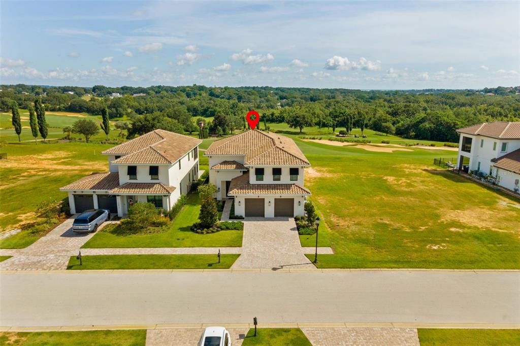 Под контрактом: $1,650,000 (4 спален, 4 ванн, 3208 Квадратных фут)