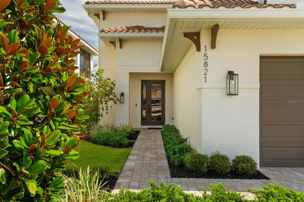 Под контрактом: $1,650,000 (4 спален, 4 ванн, 3208 Квадратных фут)