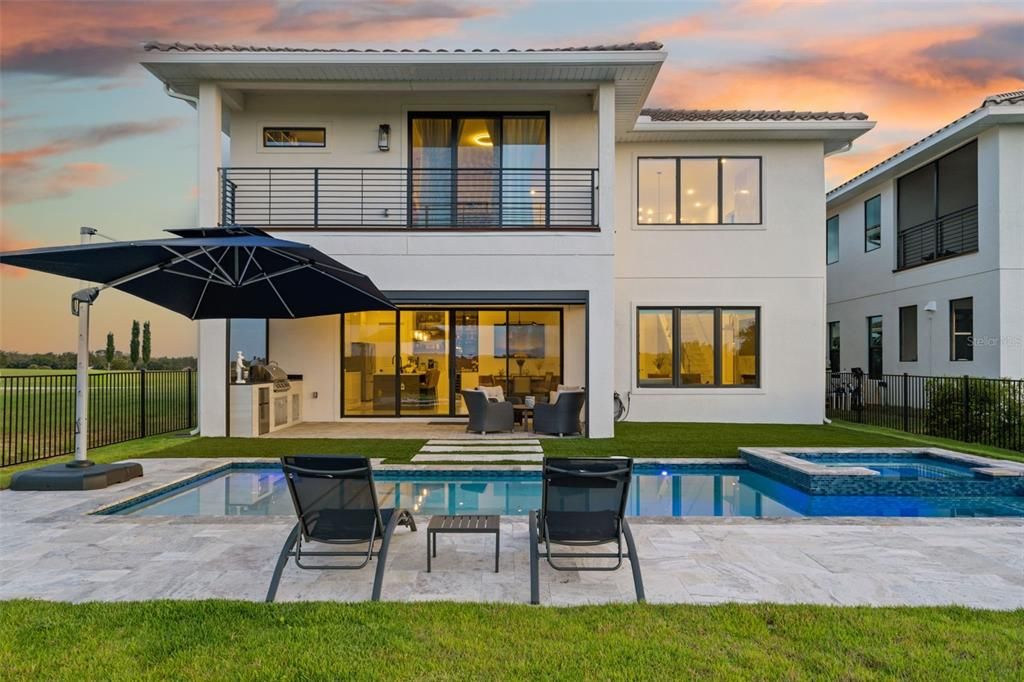 Под контрактом: $1,650,000 (4 спален, 4 ванн, 3208 Квадратных фут)