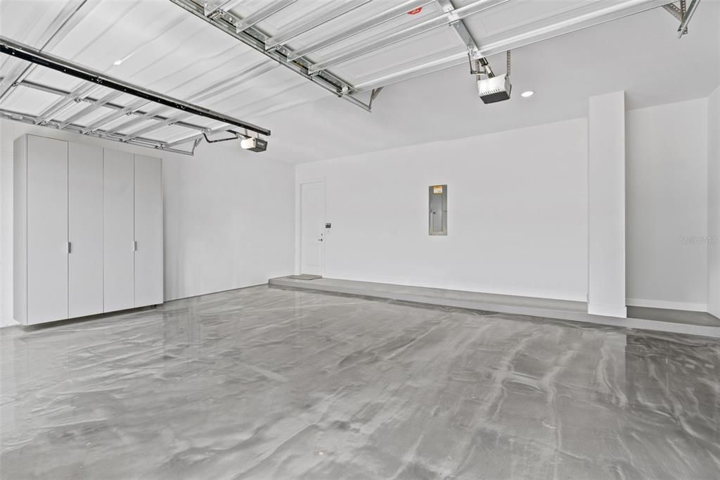 Под контрактом: $1,650,000 (4 спален, 4 ванн, 3208 Квадратных фут)