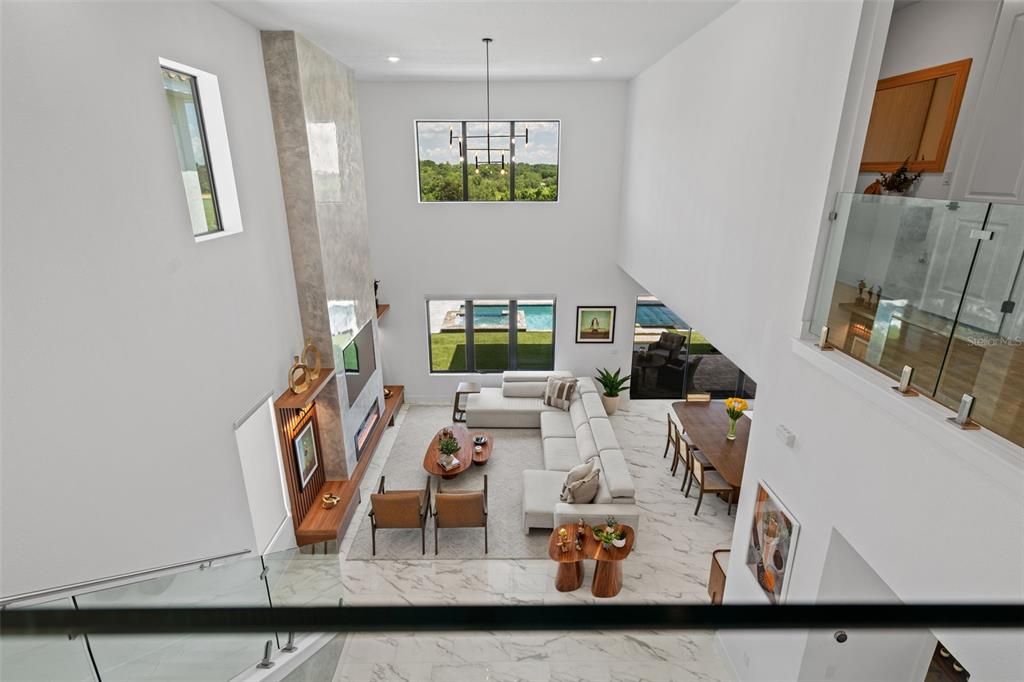 Под контрактом: $1,650,000 (4 спален, 4 ванн, 3208 Квадратных фут)