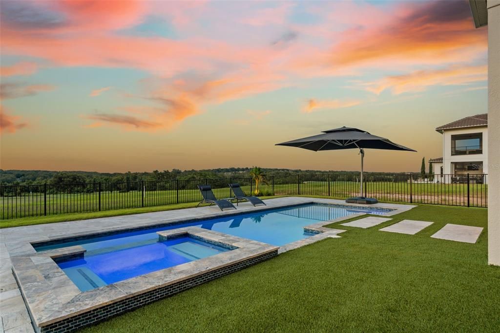 Под контрактом: $1,650,000 (4 спален, 4 ванн, 3208 Квадратных фут)