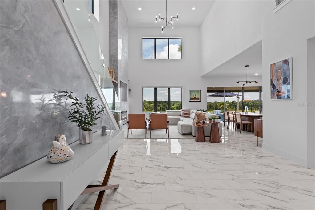 Под контрактом: $1,650,000 (4 спален, 4 ванн, 3208 Квадратных фут)