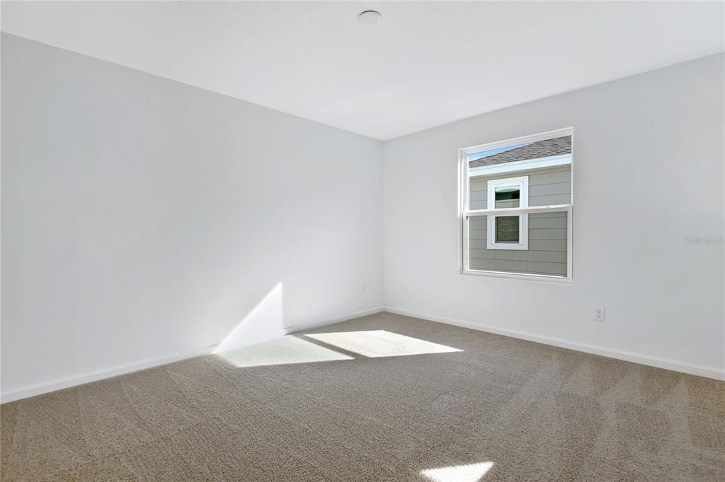 For Sale: $319,950 (5 beds, 3 baths, 2170 Square Feet)