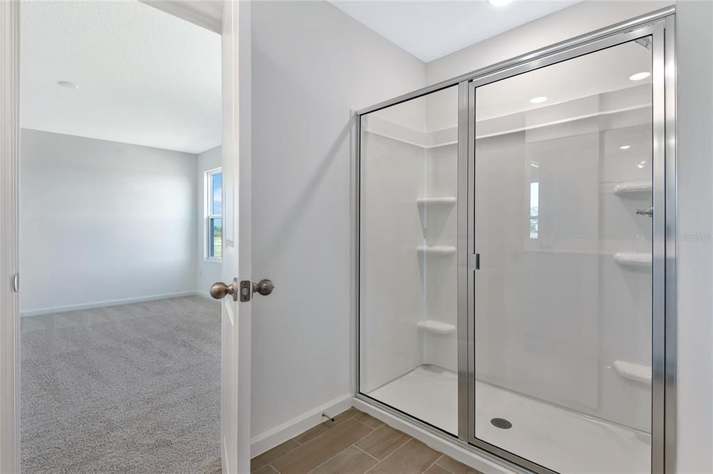 For Sale: $319,950 (5 beds, 3 baths, 2170 Square Feet)