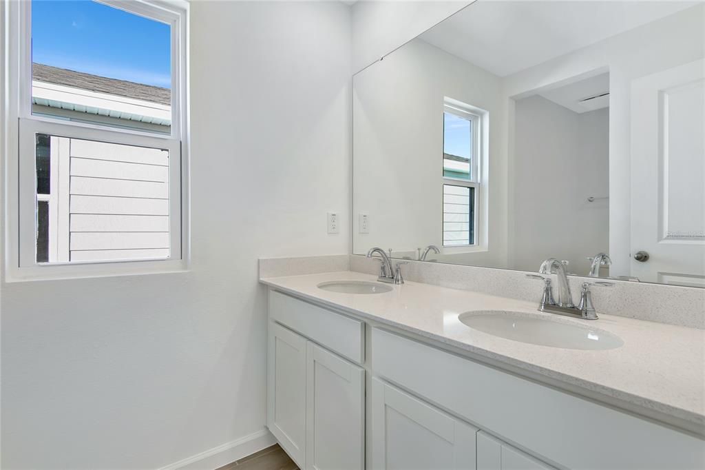 For Sale: $319,950 (5 beds, 3 baths, 2170 Square Feet)