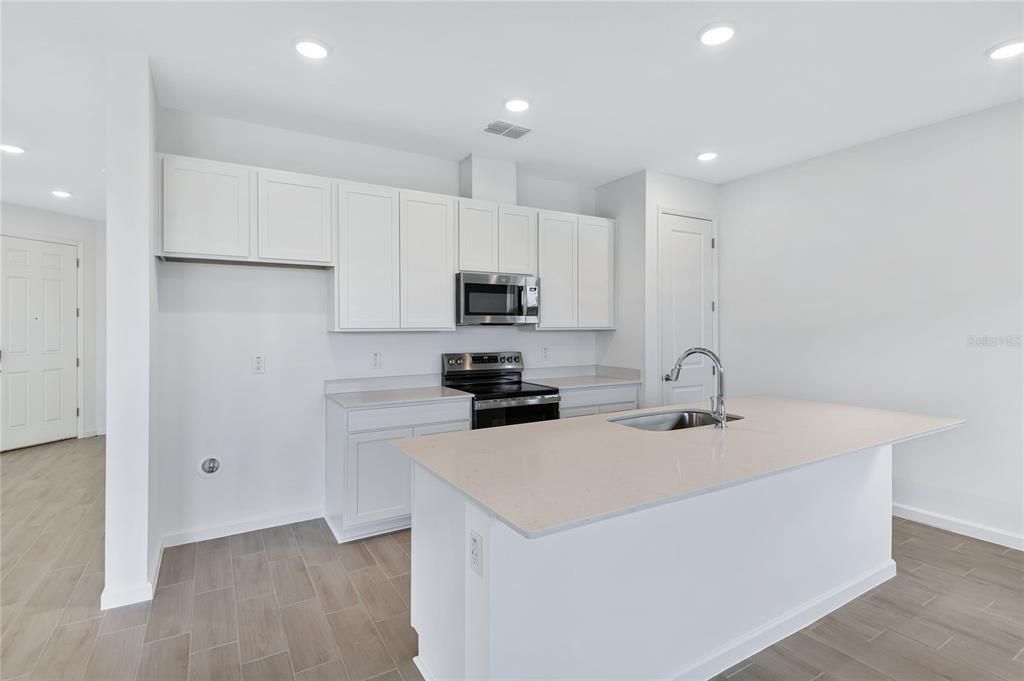 For Sale: $319,950 (5 beds, 3 baths, 2170 Square Feet)