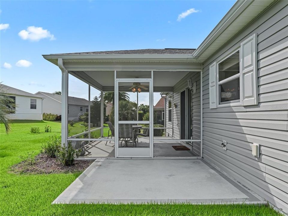 For Rent: $2,400 (3 beds, 2 baths, 1392 Square Feet)