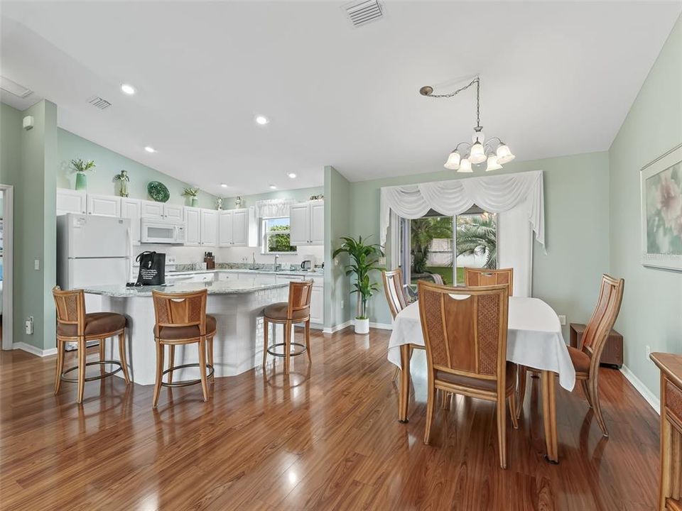 For Rent: $2,400 (3 beds, 2 baths, 1392 Square Feet)