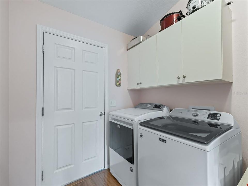 For Rent: $2,400 (3 beds, 2 baths, 1392 Square Feet)