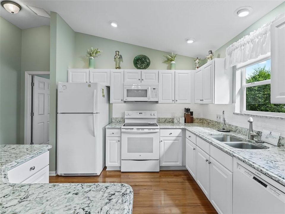 For Rent: $2,400 (3 beds, 2 baths, 1392 Square Feet)