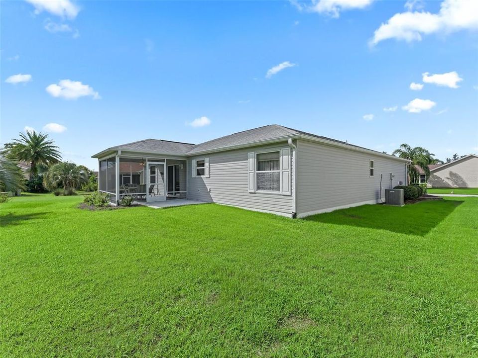 For Rent: $2,400 (3 beds, 2 baths, 1392 Square Feet)