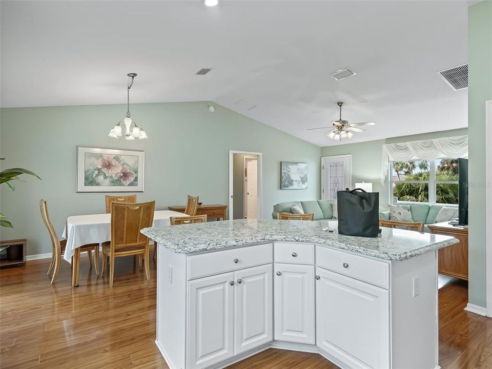 For Rent: $2,400 (3 beds, 2 baths, 1392 Square Feet)