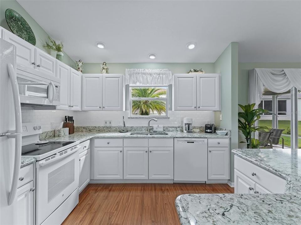 For Rent: $2,400 (3 beds, 2 baths, 1392 Square Feet)