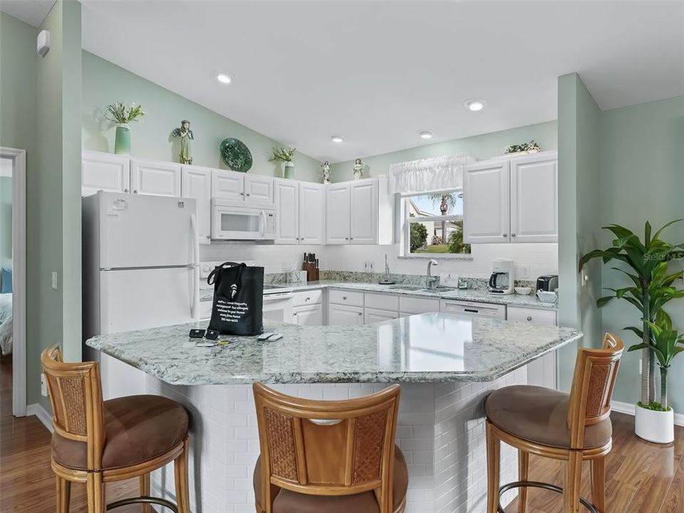 For Rent: $2,400 (3 beds, 2 baths, 1392 Square Feet)