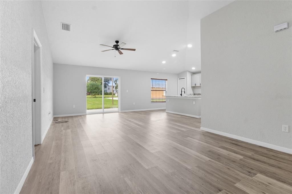 En Venta: $272,000 (3 camas, 2 baños, 1501 Pies cuadrados)