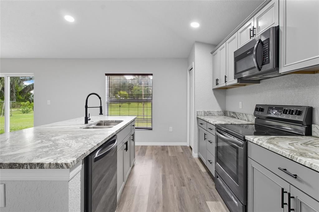 En Venta: $272,000 (3 camas, 2 baños, 1501 Pies cuadrados)