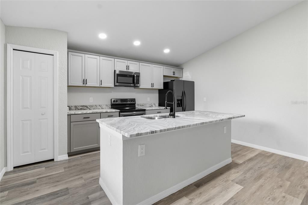 En Venta: $272,000 (3 camas, 2 baños, 1501 Pies cuadrados)