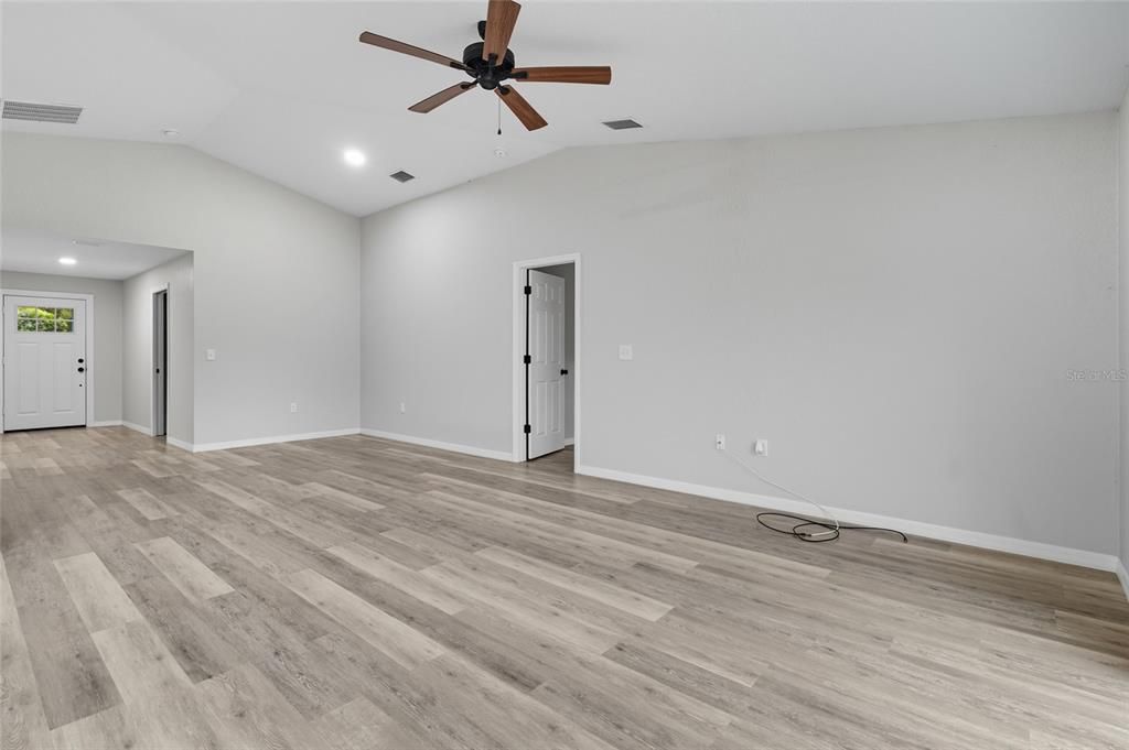 En Venta: $272,000 (3 camas, 2 baños, 1501 Pies cuadrados)