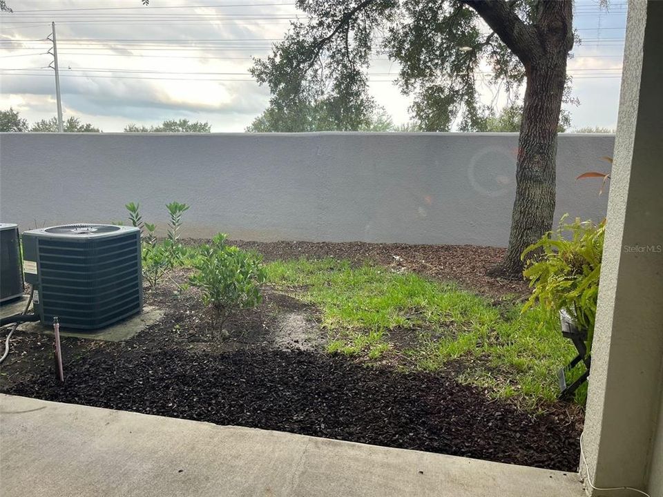 合同活跃: $1,890 (2 贝兹, 2 浴室, 1071 平方英尺)