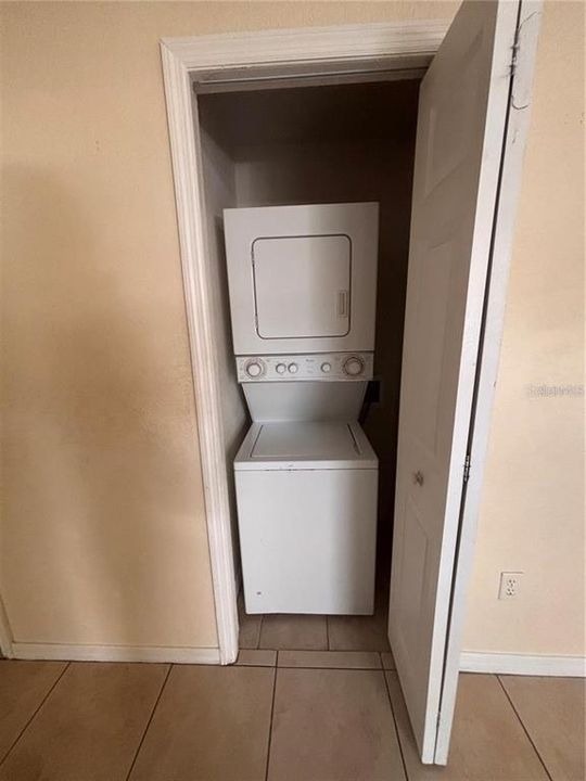 For Rent: $1,150 (2 beds, 2 baths, 812 Square Feet)