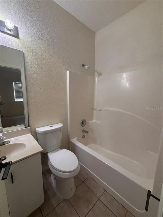 For Rent: $1,150 (2 beds, 2 baths, 812 Square Feet)