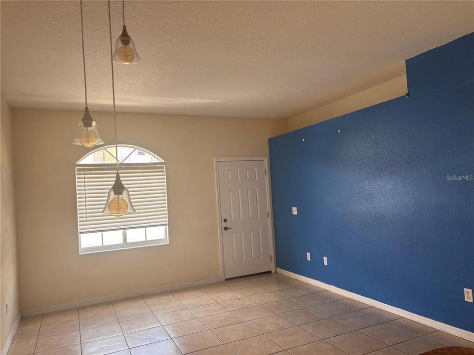 For Rent: $1,150 (2 beds, 2 baths, 812 Square Feet)