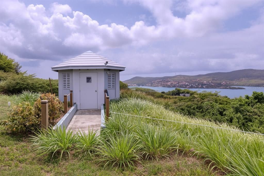 For Sale: $979,000 (4 beds, 3 baths, 3026 Square Feet)