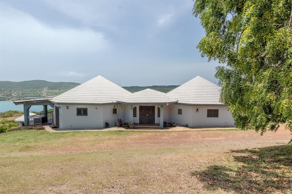 For Sale: $979,000 (4 beds, 3 baths, 3026 Square Feet)