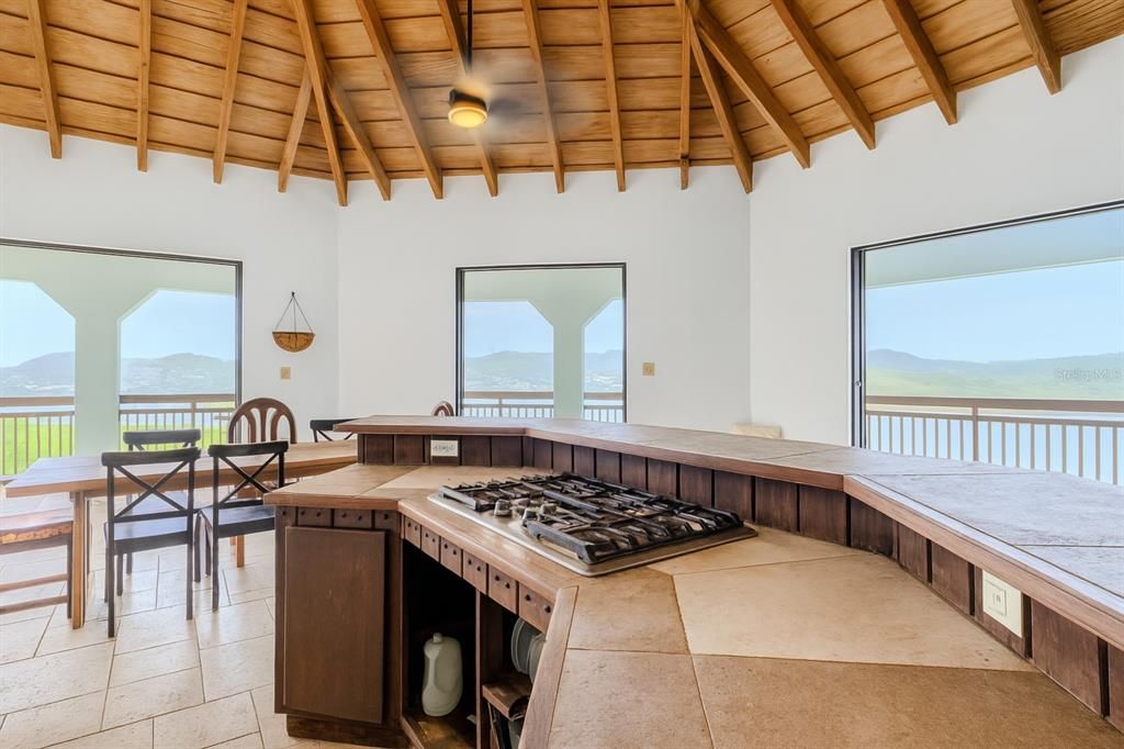 For Sale: $979,000 (4 beds, 3 baths, 3026 Square Feet)